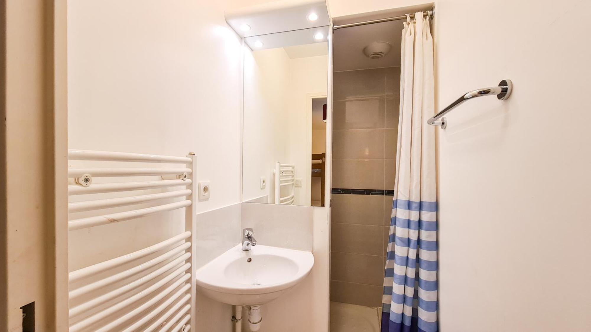 Residence Les Pleiades Флен Екстериор снимка