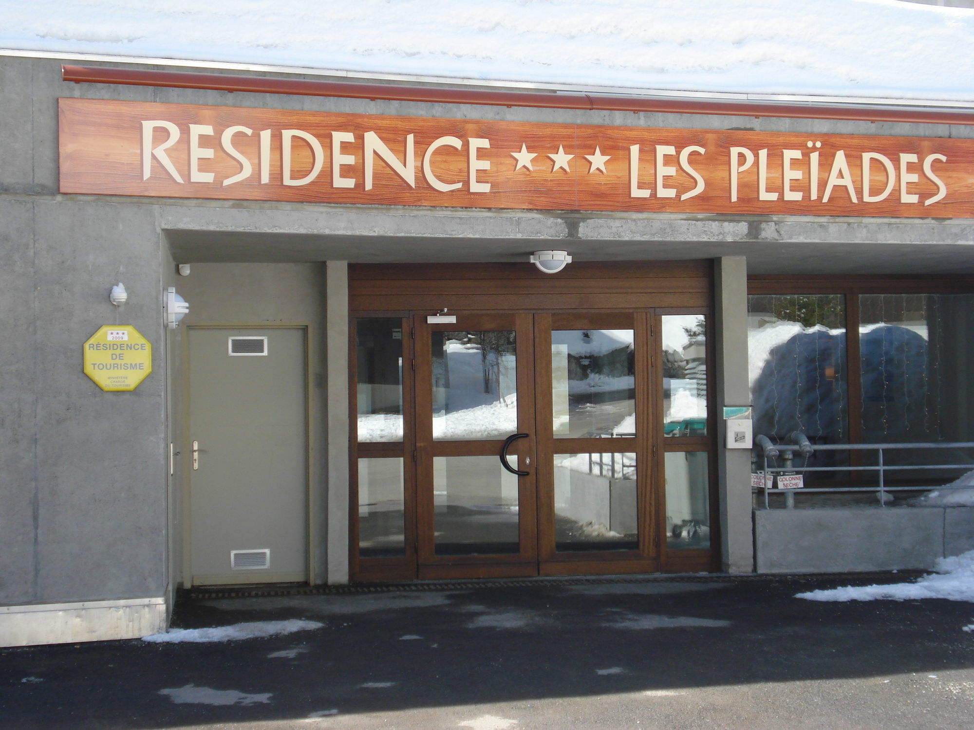 Residence Les Pleiades Флен Екстериор снимка